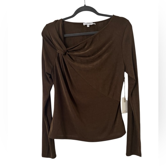 Good American Shimmer Asymmetric Neck Long Sleeve Top - Picture 5 of 10